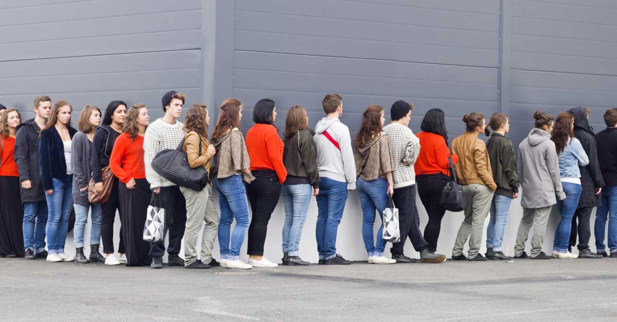 People in a line as a visualization of call queuing